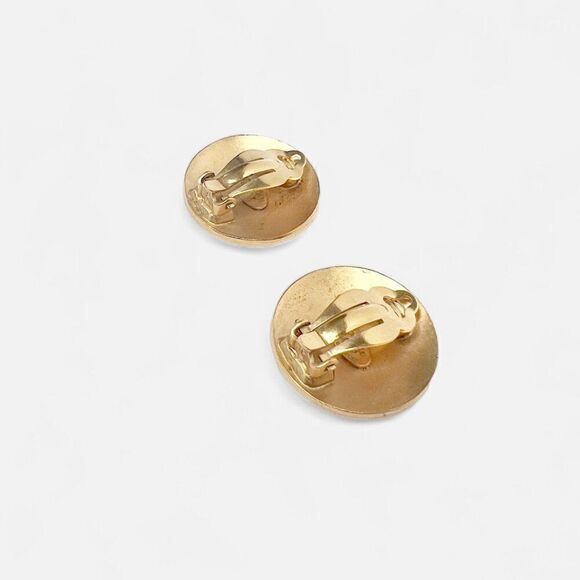 100% Authentic CHANEL Vintage Enamel Clip On Earrings 24k Gold Plated - Picture 4 of 4